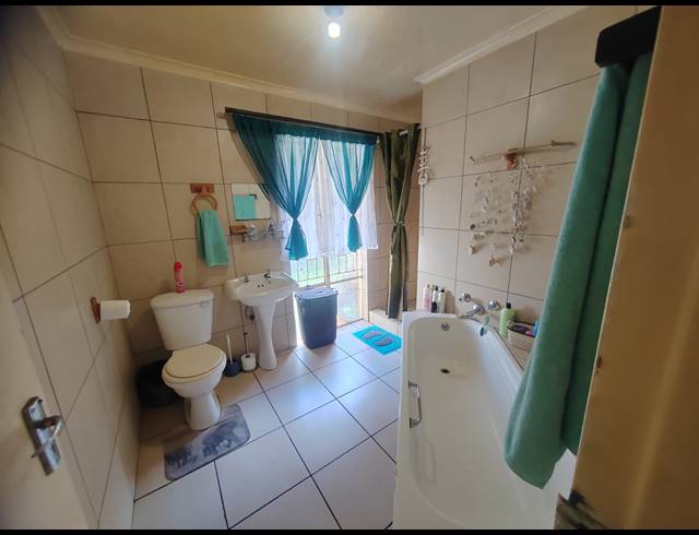 2 BEDROOM FREESTANDING FOR SALE IN HUNTINGDON
